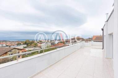 Vânzare - Apartament în Vinița,  Varna