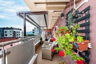 Vânzare - Apartament în Iujen,  Plovdiv
