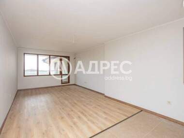 Vânzare - Apartament în Vinița,  Varna