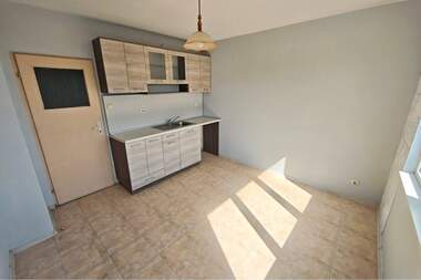 For rent - Apartment in Centralen iujen raion,  Ruse