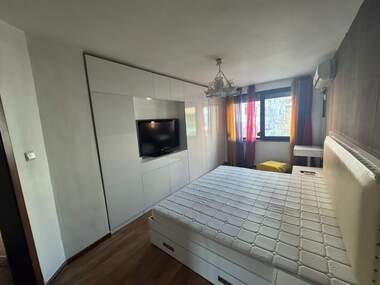 Vânzare - Apartament în Văzrajdane,  Burgas