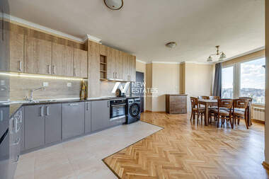 Închiriere - Apartament în Mladost-2,  Sofia