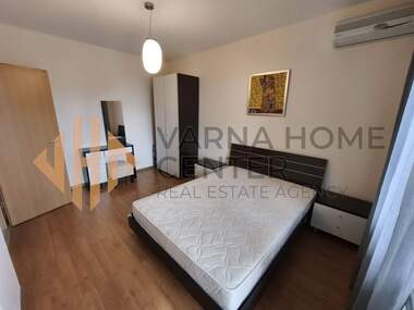 Vânzare - Apartament în Balceik,  Dobrice