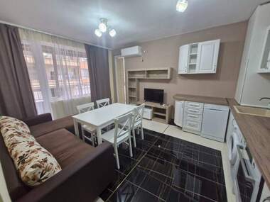 Închiriere - Apartament în Lazur,  Burgas