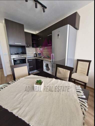 Închiriere - Apartament în Văzrajdane 1,  Varna