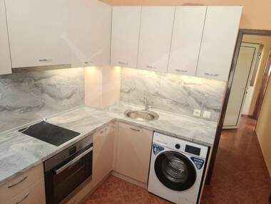 Închiriere - Apartament în Slaveîkov,  Burgas