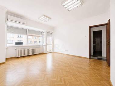 Închiriere - Apartament în Center,  Sofia