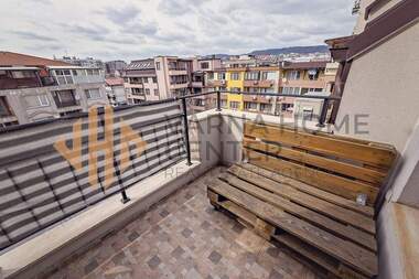 Închiriere - Apartament în Levski,  Varna
