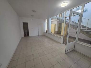 Vânzare - Birou/Magazin/Depozit/Salon de frumusețe/Cabinet de stomatologie în Țentăr,  Haskovo