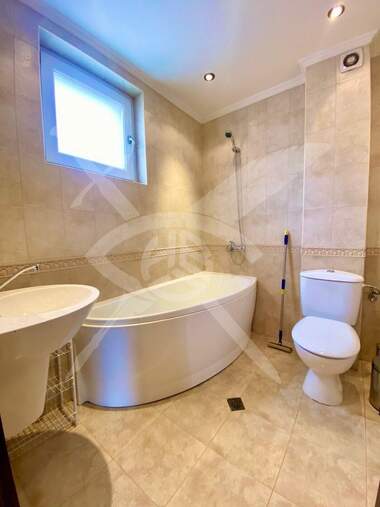 Kira - Apartman olarak Pogrebi,  Varna