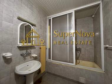 Vânzare - Apartament în Mladejki hălm,  Haskovo
