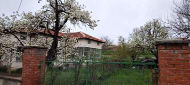 Продажба - Къща в Динево,  Хасково