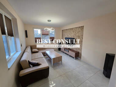 Închiriere - Apartament în Center,  Ruse