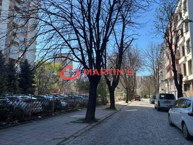 Vânzare - Apartament în Zona B-19,  Sofia
