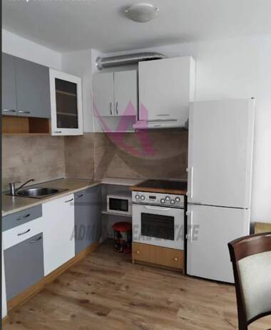 Închiriere - Apartament în Konfuto,  Varna