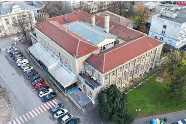 Kira - Yer olarak Center,  Ruse