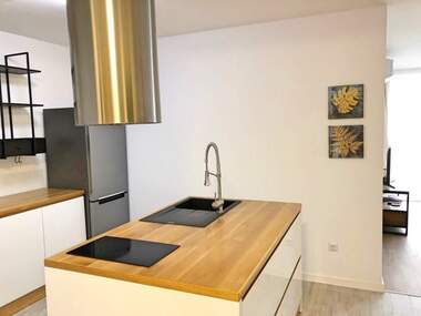 Închiriere - Apartament în Țentăr,  Burgas