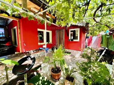 For sale - House in Energorazpredelenie,  Dobrich