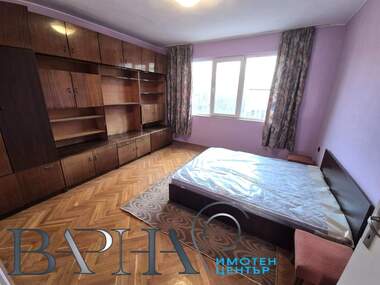 Închiriere - Apartament în Kolhozen pazar,  Varna