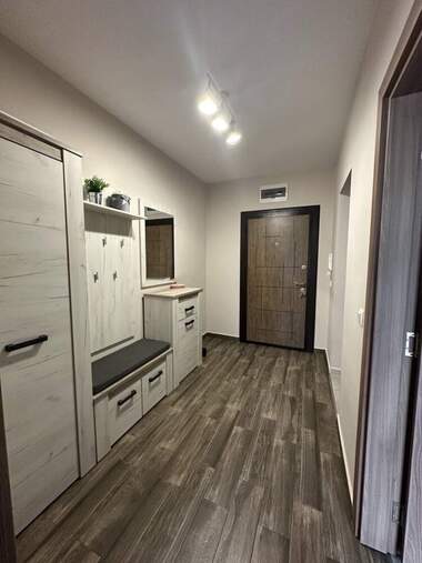 Închiriere - Apartament în Izgrev,  Burgas