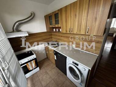 Închiriere - Apartament în Ceaîka,  Varna