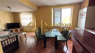 Închiriere - Apartament în Trakiîski,  Haskovo
