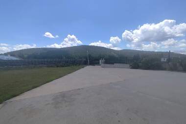 Продажа - Здание в Брезник,  Перник