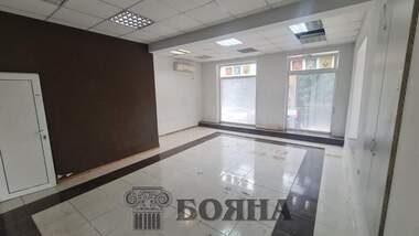 Închiriere - Magazin/Birou/Depozit/Salon de frumusețe în Wider Center,  Ruse
