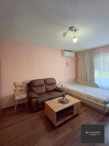 Închiriere - Apartament în Kvartal 72,  Vrața