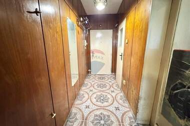 Vânzare - Apartament în Văzrajdane,  Ruse
