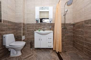 Vânzare - Hotel în Aprilți,  Lovece