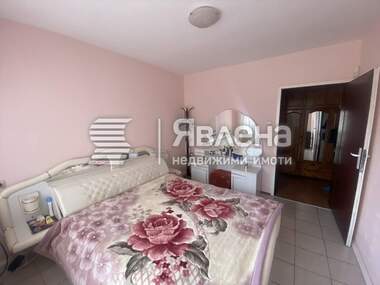 For sale - House in Bankia,  Sofia