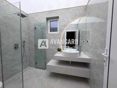 Продажба - Апартамент в Център,  Варна
