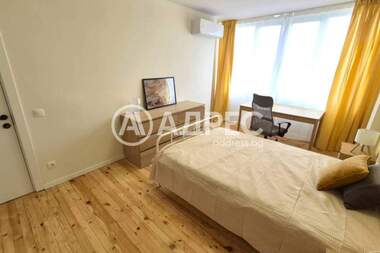 Închiriere - Apartament în Center,  Sofia