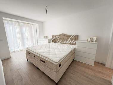 Vânzare - Apartament în Center,  Șumen