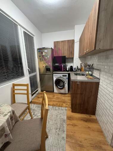 Închiriere - Apartament în Ceaîka,  Varna