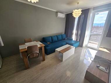 Miete - Wohnung in Mladejki halm,  Plowdiw