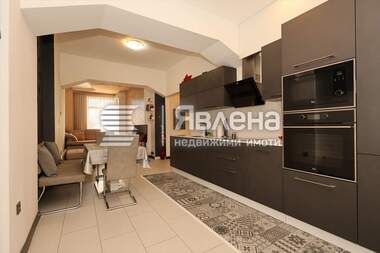 Наем - Апартамент в Център,  София
