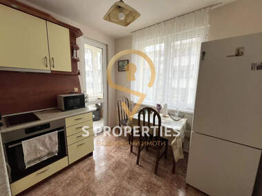 Închiriere - Apartament în Okrăjna bolnița - Generali,  Varna