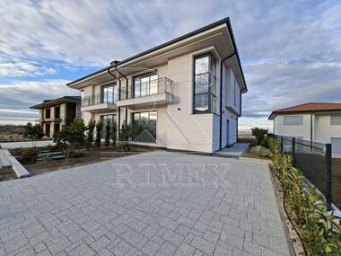 For sale - House in Belashtica,  Plovdiv