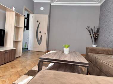 Închiriere - Apartament în Storgozia,  Pleven
