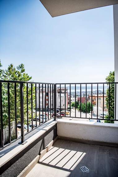 Închiriere - Apartament în Văzrajdane 3,  Varna