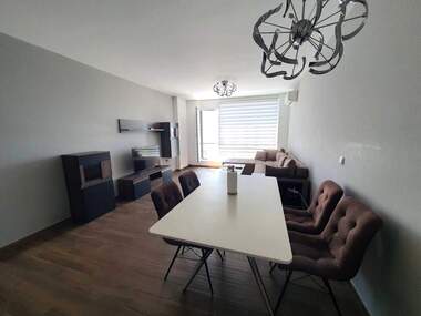 Închiriere - Apartament în Slaveîkov,  Burgas