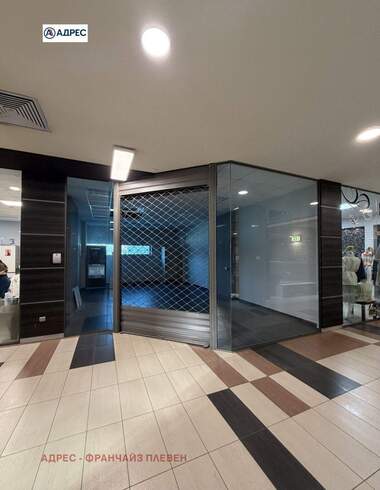 Închiriere - Magazin în Ideal City Center,  Pleven