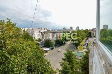 For sale - Apartment in Vazrajdane,  Burgas