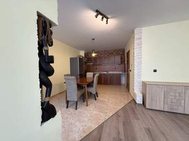 Închiriere - Apartament în Lazur,  Burgas