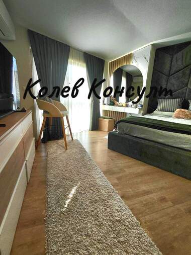 Vânzare - Apartament în Mladejki hălm,  Haskovo