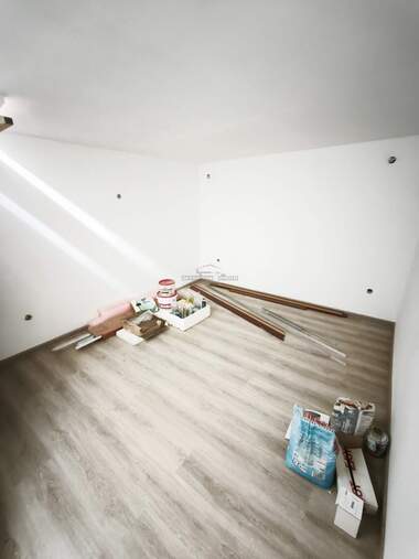 Vânzare - Apartament în Iztok,  Pernik