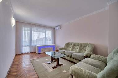 Închiriere - Apartament în Vladislavovo,  Varna