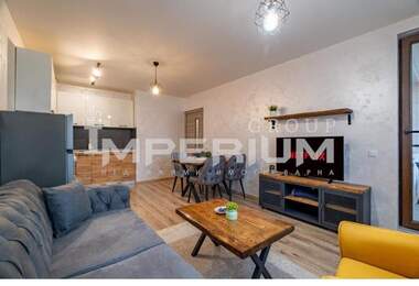 Închiriere - Apartament în Levski,  Varna